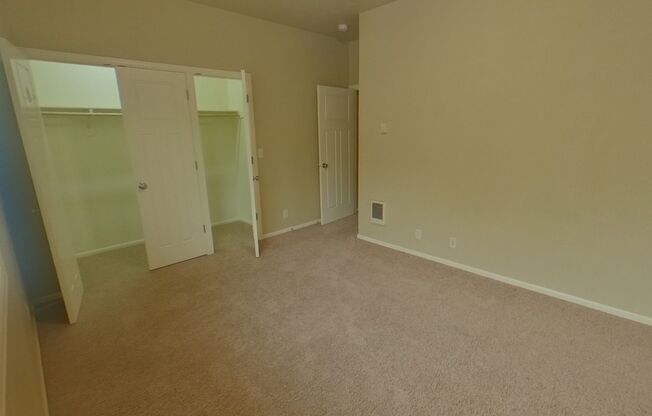 3 beds, 2 baths, $2,025, Unit 4