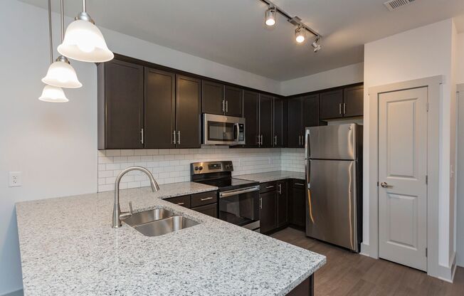 1 bed, 1 bath, 620 sqft, $1,700, Unit Heritage East- Unit 216