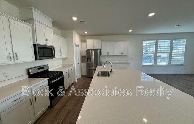 37 BLUEBELL ST