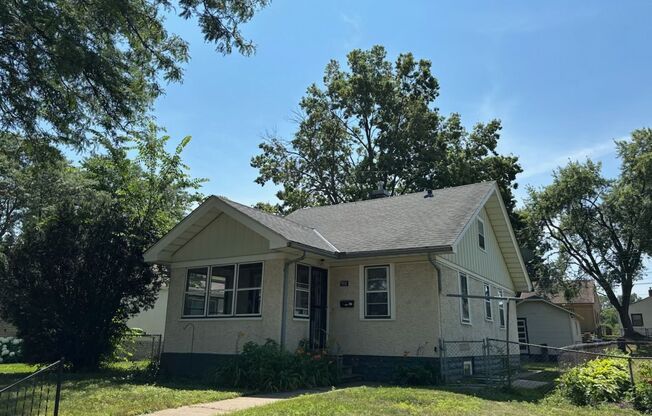 Charming 2+ Bedroom Single Family on a great St Paul street!!