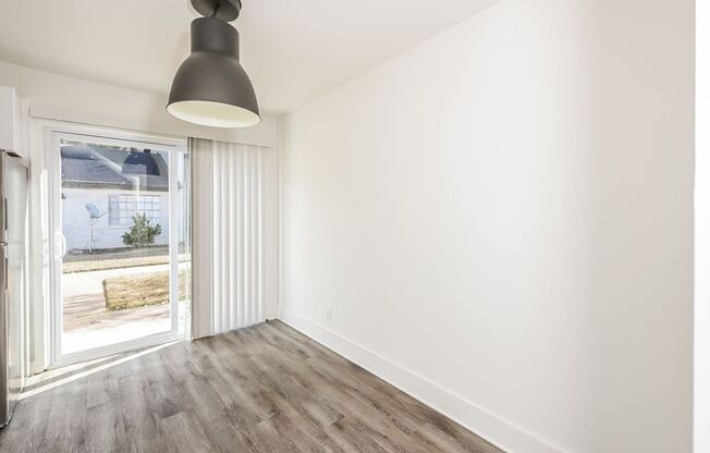 2 beds, 1.5 baths, 1,100 sqft, $1,375, Unit E23