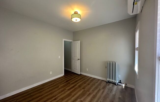 1 bed, 1 bath, 430 sqft, $1,100, Unit 303