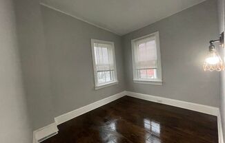 4 beds, 1 bath, $1,925