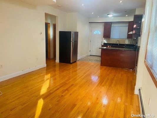 2 beds, 1 bath, 850 sqft, $2,700