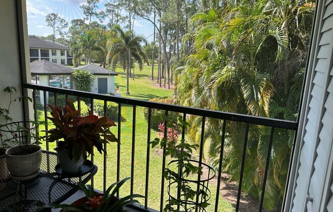 2 Bedroom Condo in Naples, with pool, Furnished, Turnkey 809 Augusta Blvd. Unit #6