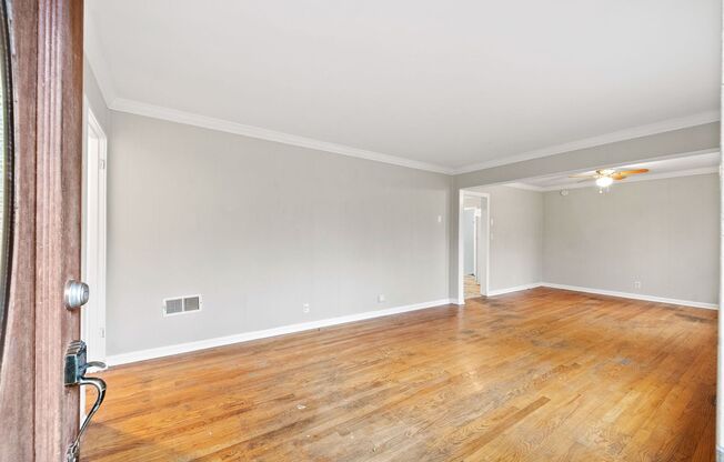 3 Bedroom Pet Friendly Home For Rent!