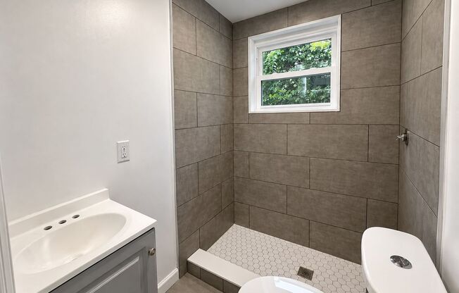 2 beds, 1 bath, $1,175, Unit #3