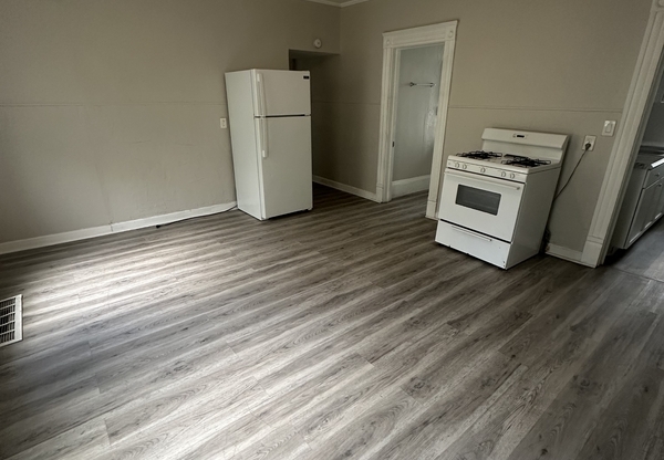 3295 W 54 ST