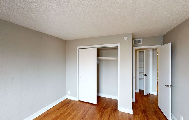2 beds, 2 baths, 1,052 sqft, $1,495, Unit 1945 Peoria St #106