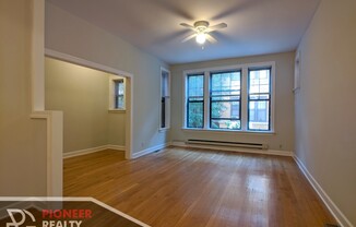 719 W Barry Ave