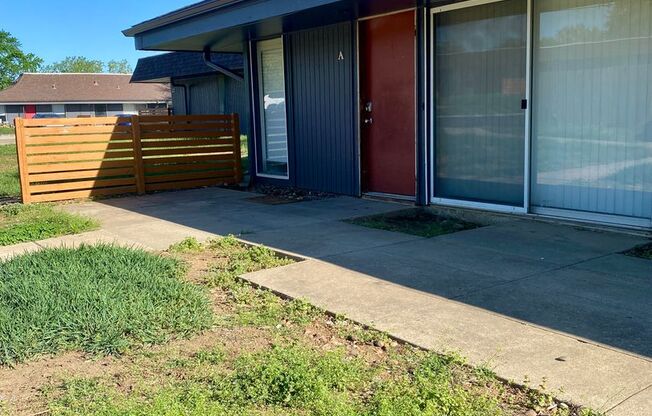 2 beds, 1 bath, 846 sqft, $1,015, Unit 45A-R