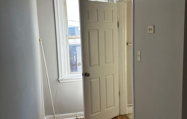 1 bed, 1 bath, $900, Unit #3