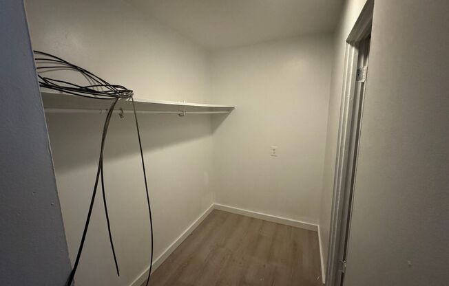 Studio, 1 bath, 325 sqft, $900, Unit 112