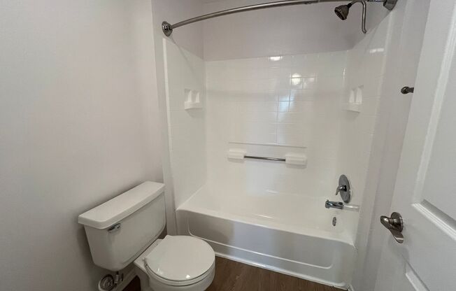 2 beds, 2 baths, 1,200 sqft, $2,598, Unit 222