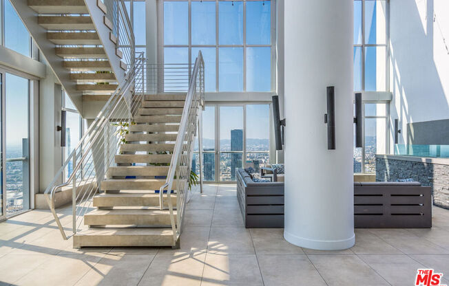 6 beds, 9.5 baths, 19,313 sqft, $80,000, Unit PH