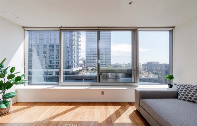 1 bed, 1 bath, 920 sqft, $2,900, Unit 909