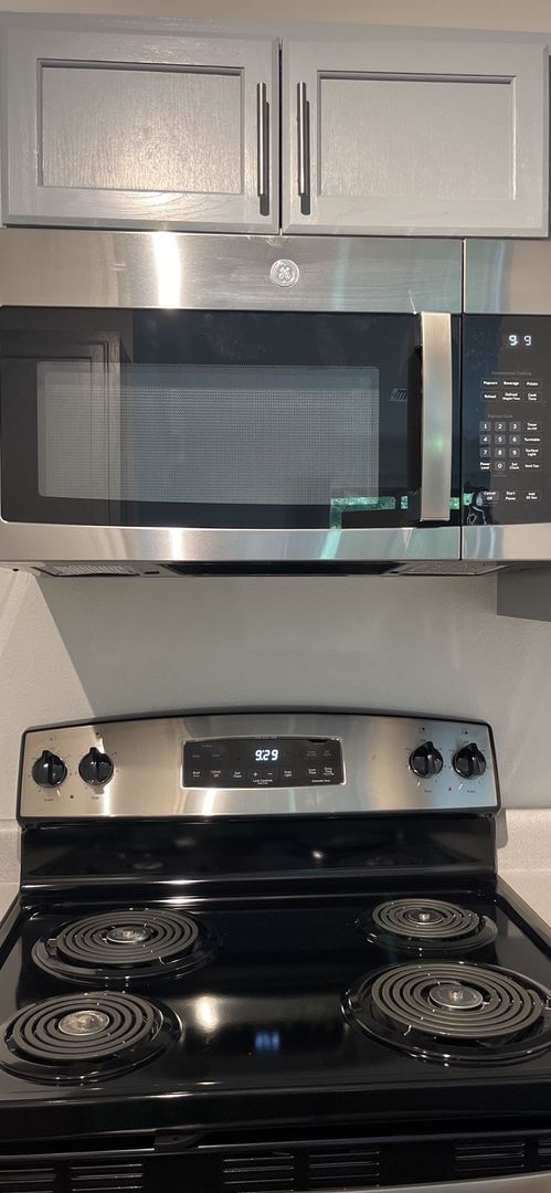 2 beds, 1 bath, 908 sqft, $1,250, Unit 300A