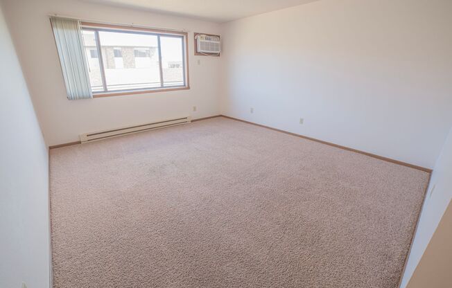 2 beds, 1 bath, 850 sqft, $750, Unit 4330-203