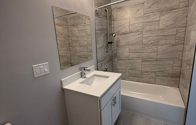 1 bed, 1 bath, 550 sqft, $1,425, Unit 1206