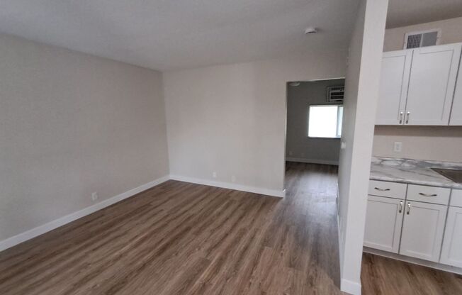 1414/1416 Oakland Rd NE (Cedar Rapids,IA)