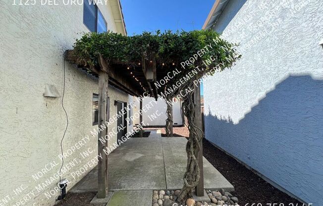 1125 DE ORO WAY
