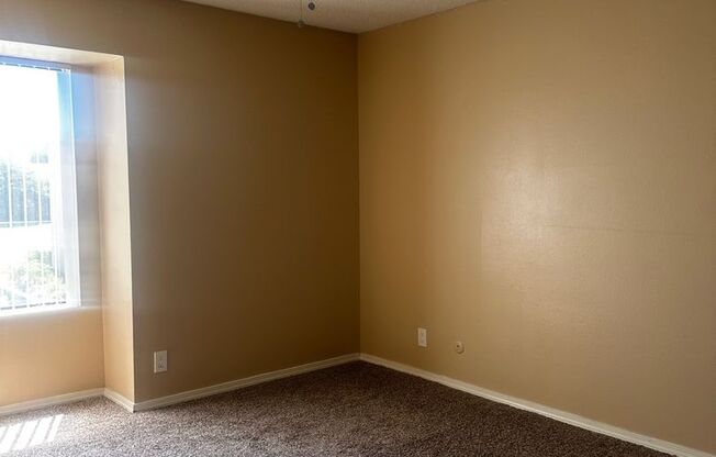 2 beds, 1 bath, 860 sqft, $1,475