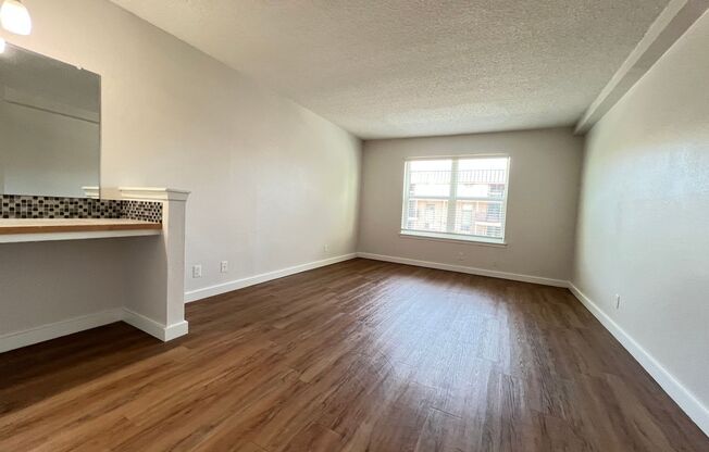 1 bed, 1 bath, 750 sqft, $1,050, Unit ABB-2-211