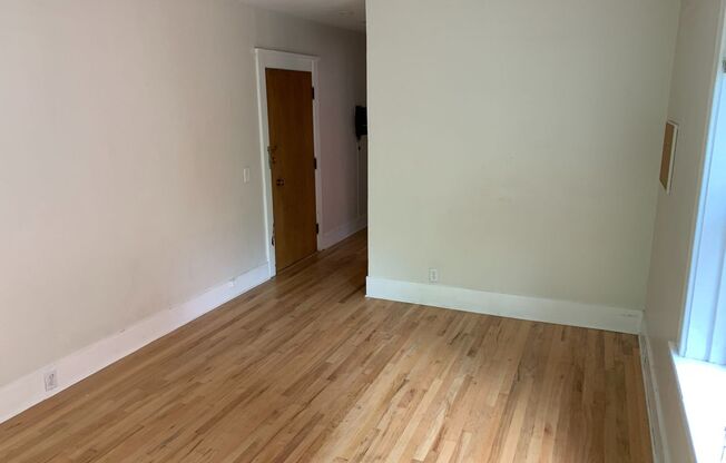 Studio, 1 bath, 352 sqft, $995, Unit 47