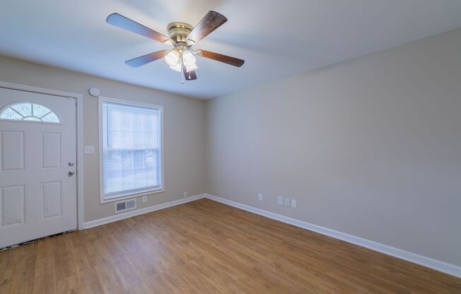 3 beds, 2 baths, 1,300 sqft, $1,825, Unit 666FPL