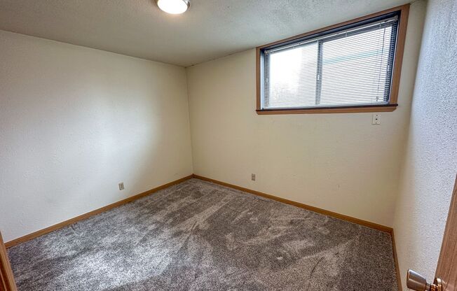 2 beds, 1 bath, $875