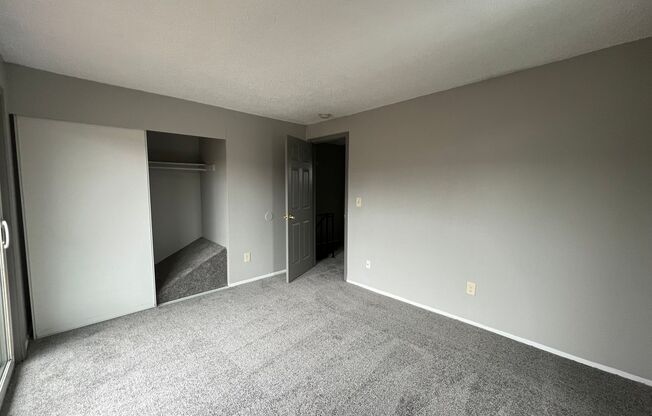 2 beds, 1 bath, 682 sqft, $1,375, Unit 12
