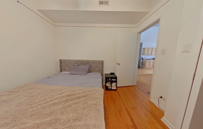 702-06 W. Barry
