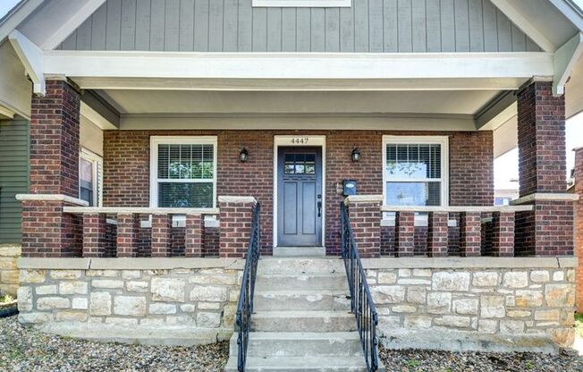 BEAUTIFUL 3 Bed 2 Bath in West Plaza!