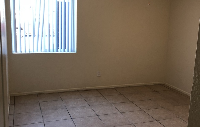 1 bed, 1 bath, 650 sqft, $1,100, Unit 126