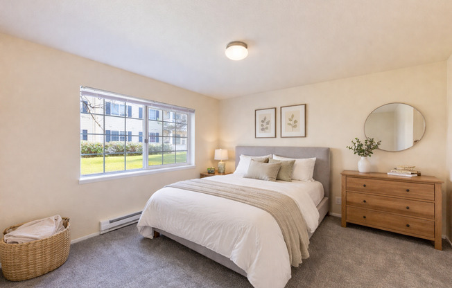 2 beds, 2 baths, 912 sqft, $1,995