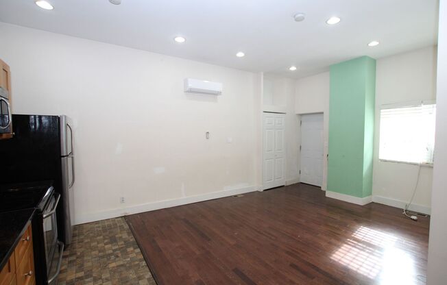 Spacious studio in Fairmount.