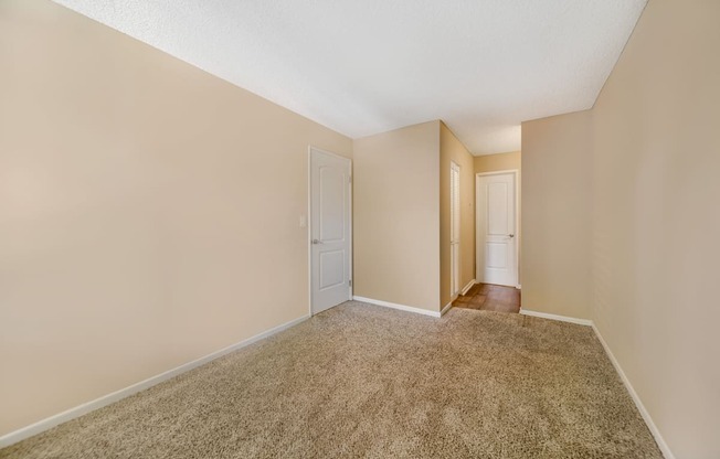 Create your dream space in this inviting vacant room, and make it truly your own