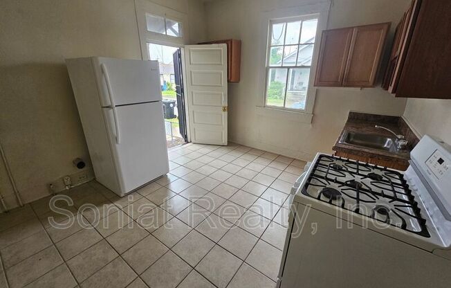 3201 LAFITTE AVE