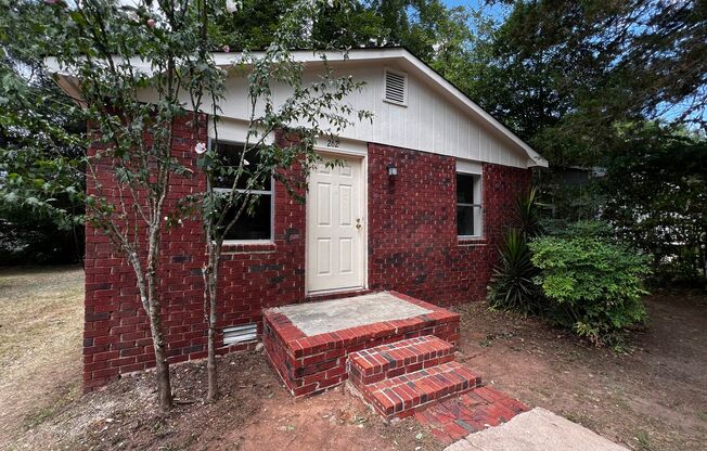 Newly Renovated, Cozy brick house off W. Broad Street, Available late July!