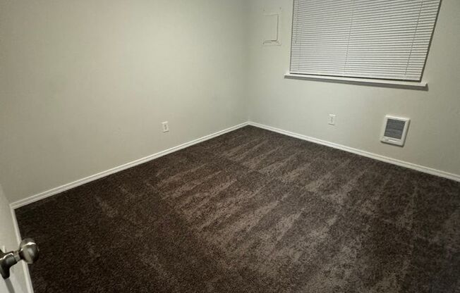 2 beds, 1 bath, 700 sqft, $1,500, Unit 2