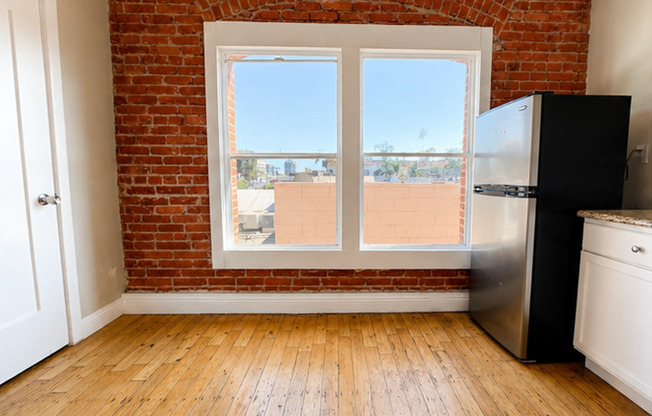 Studio, 1 bath, 275 sqft, $1,495, Unit 211