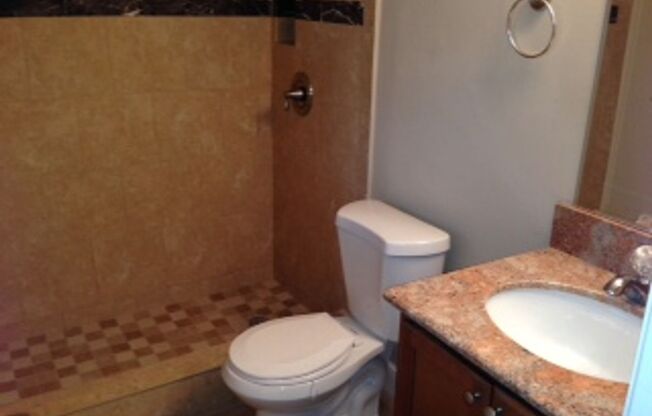 Remodeled Patio Home, Minutes Away From UCF, Technology Park, & the E/W Expressway