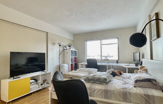 1110 COMMONWEALTH AVE