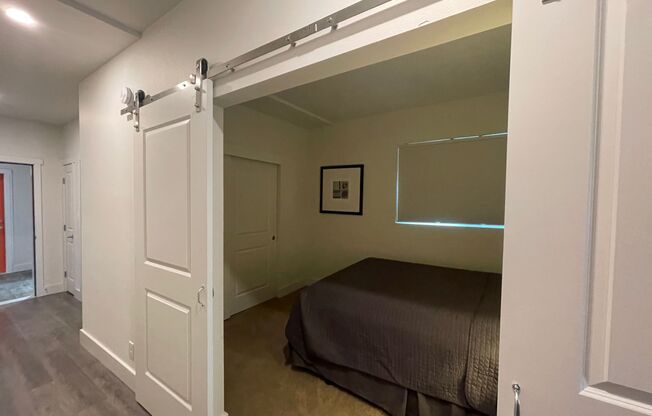 FURNISHED 1BED 1BATH APARTMENT - DOWNTOWN BREMERTON