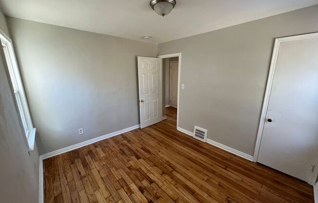 3 beds, 1 bath, $975