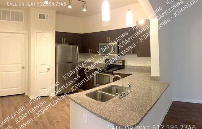 1701 OAK HILL LN