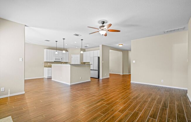 3 beds, 2.5 baths, $2,100, Unit 1