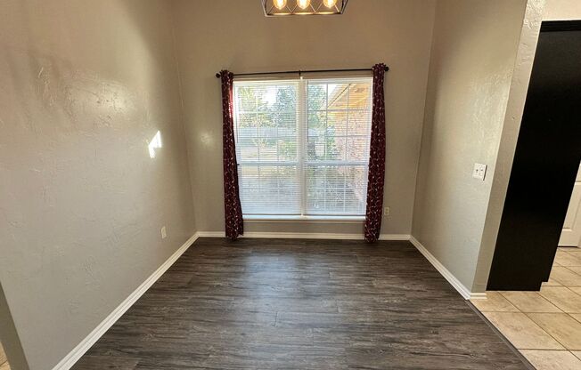 Cute 3 bed 2 bath in SE OKC