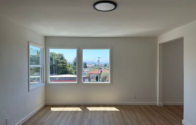 367-371 Colusa Ave