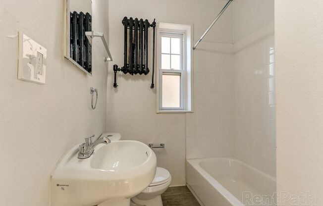2 beds, 1 bath, 635 sqft, $1,095, Unit 208